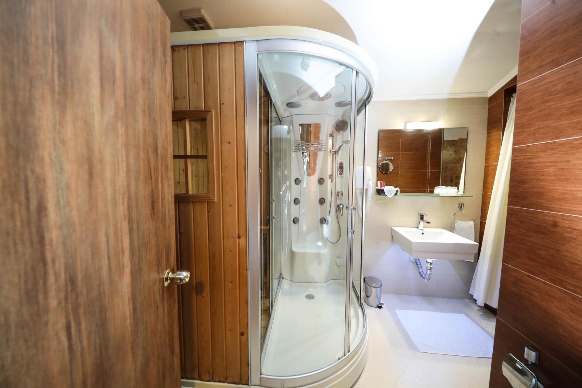 Hotel Carshia E Jupave Gjakova Экстерьер фото