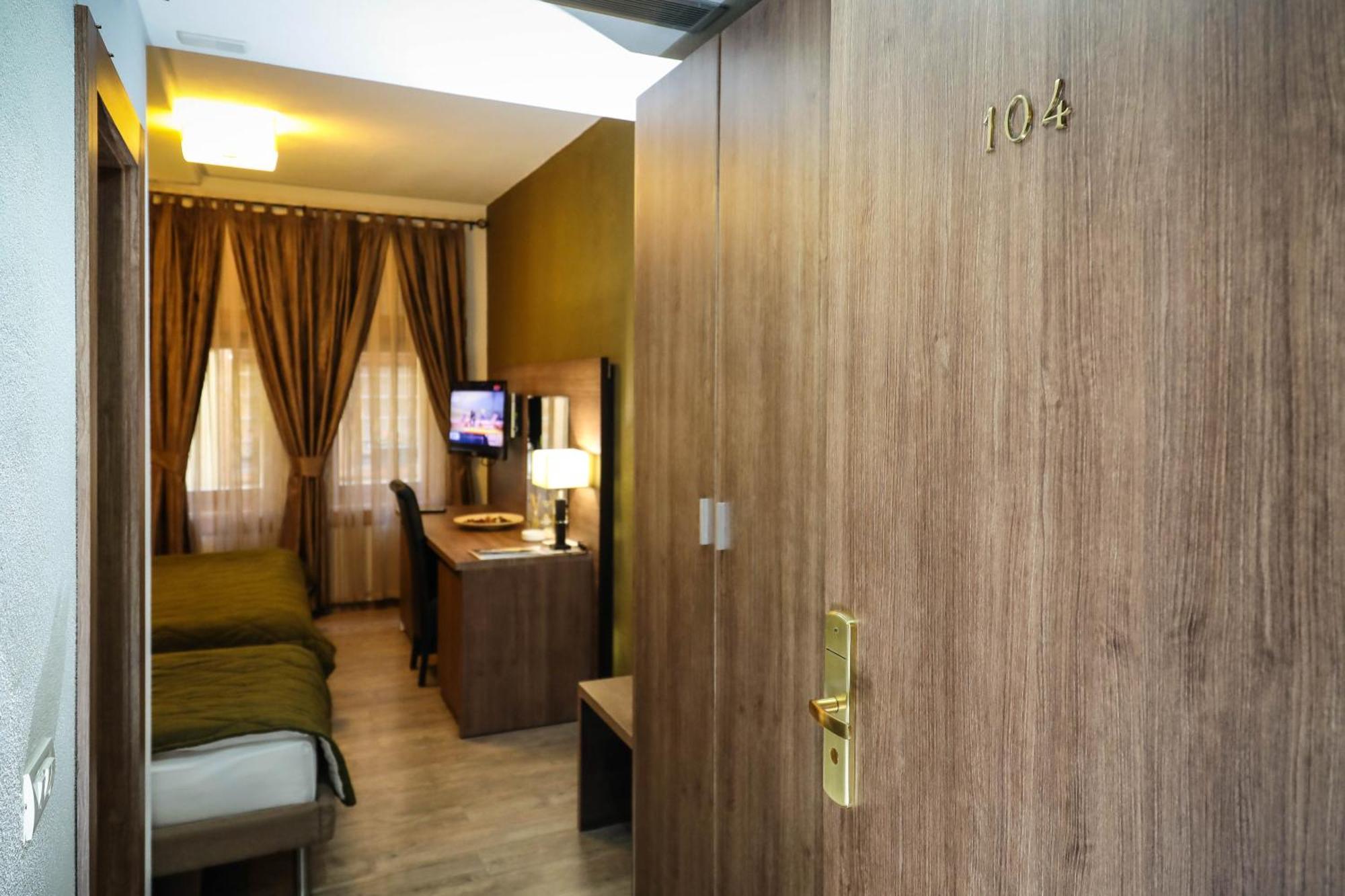 Hotel Carshia E Jupave Gjakova Экстерьер фото