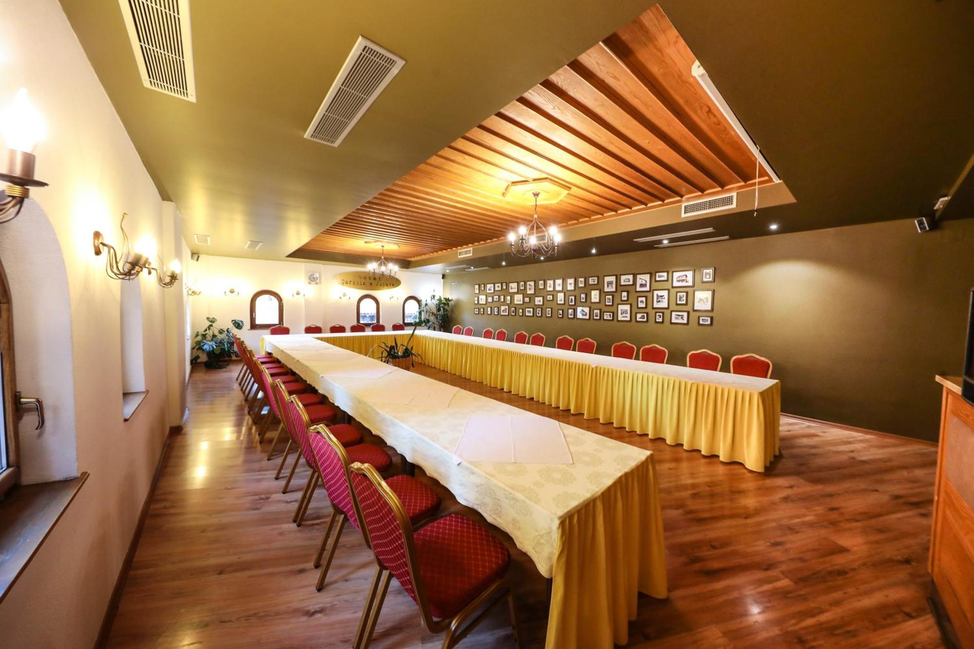 Hotel Carshia E Jupave Gjakova Экстерьер фото