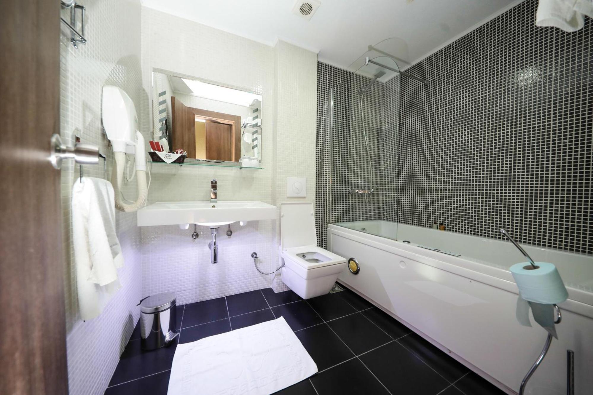 Hotel Carshia E Jupave Gjakova Экстерьер фото