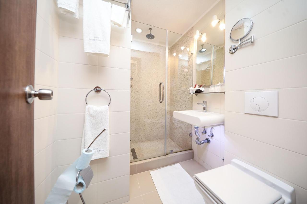 Hotel Carshia E Jupave Gjakova Экстерьер фото